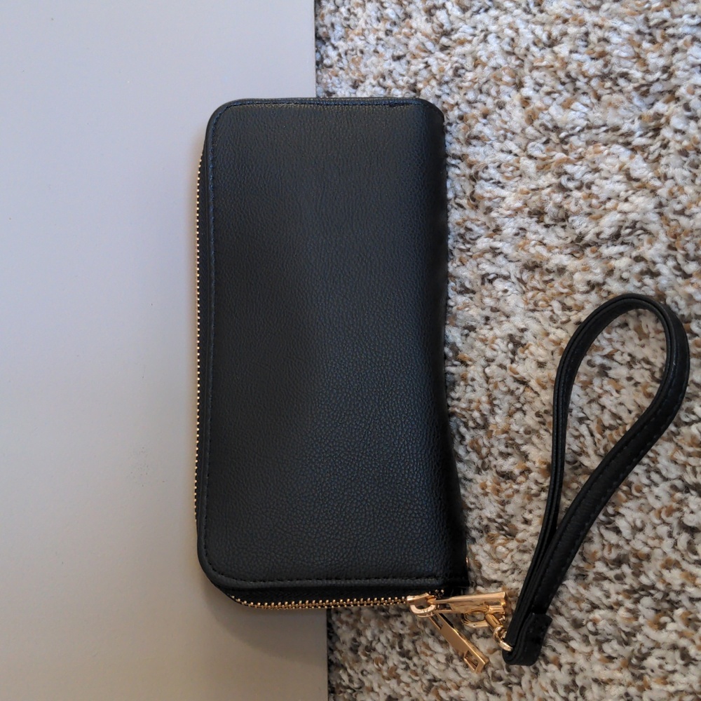 Large Around Zip Wallet.
